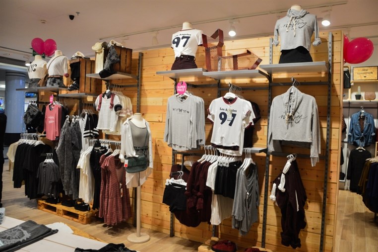 Shana Shop Opening